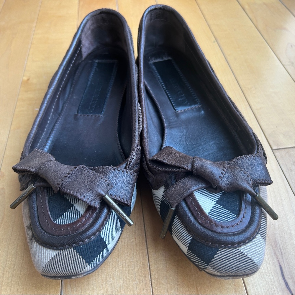 Burberry: Brown and Black Plaid Flats, Size 37.5